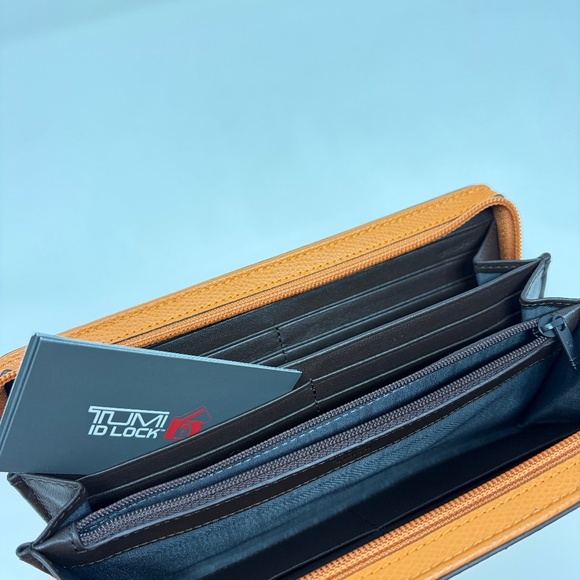 TUMI Dfo Horizon Zip Around Wallet Sunset Embossed - New with cosmetic defects - Picture 7 of 11